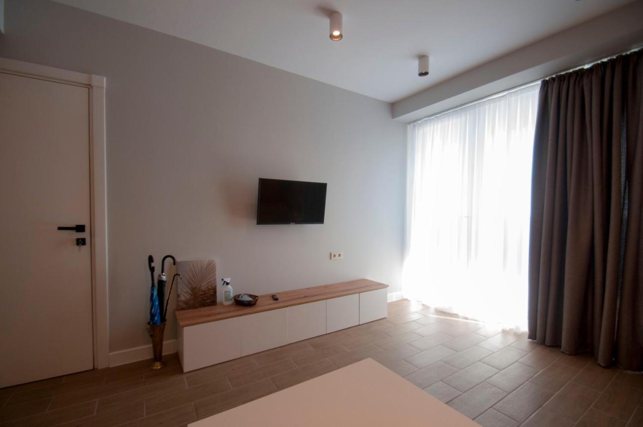 Sea View Apartment Near To The Dancing And Music Fountains バトゥーミ エクステリア 写真