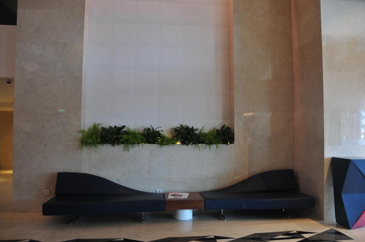 Sea View Apartment Near To The Dancing And Music Fountains バトゥーミ エクステリア 写真