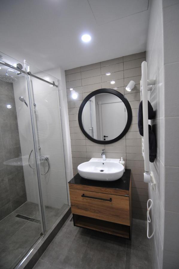 Sea View Apartment Near To The Dancing And Music Fountains バトゥーミ エクステリア 写真
