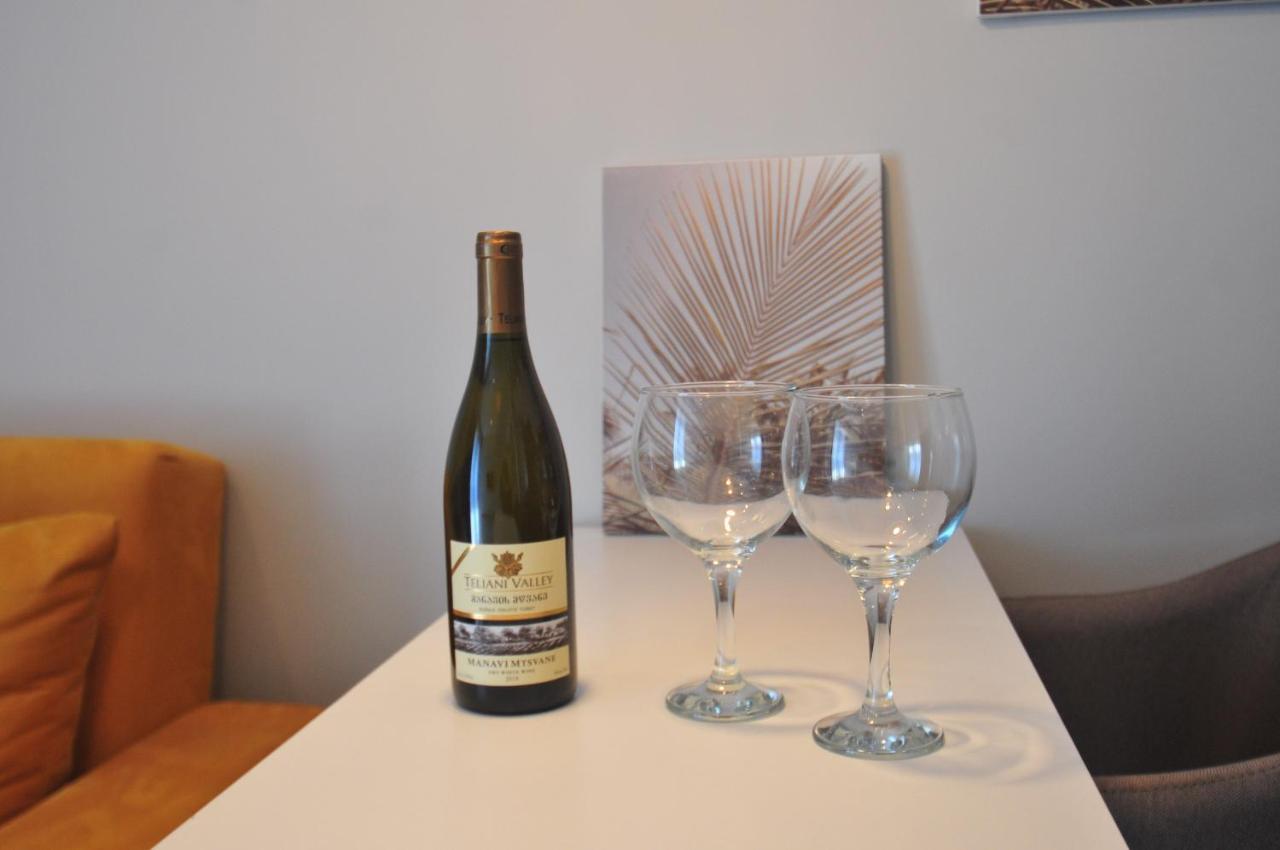 Sea View Apartment Near To The Dancing And Music Fountains バトゥーミ エクステリア 写真