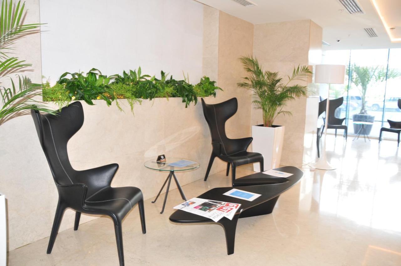 Sea View Apartment Near To The Dancing And Music Fountains バトゥーミ エクステリア 写真