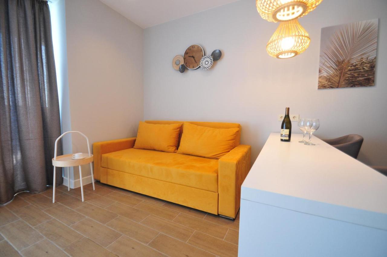 Sea View Apartment Near To The Dancing And Music Fountains バトゥーミ エクステリア 写真