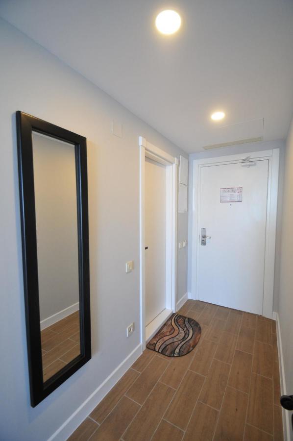 Sea View Apartment Near To The Dancing And Music Fountains バトゥーミ エクステリア 写真